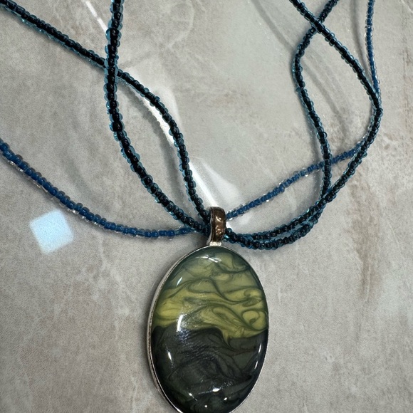 🔥Unique, one-of-a-kind necklace with a beautiful green and black stone pendant, - Picture 3 of 6